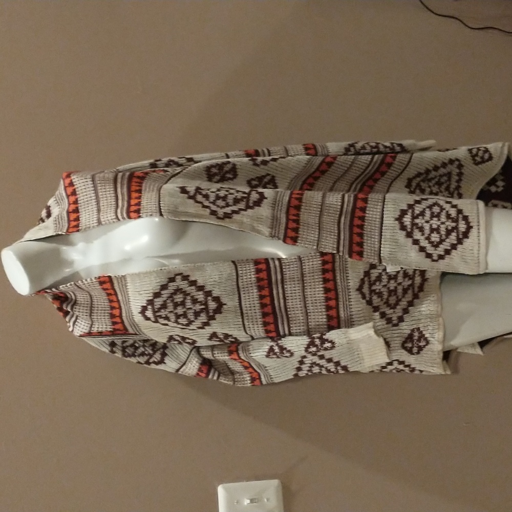 Patterned Handkerchief-hem Cardigan Sweater by Eyeshadow